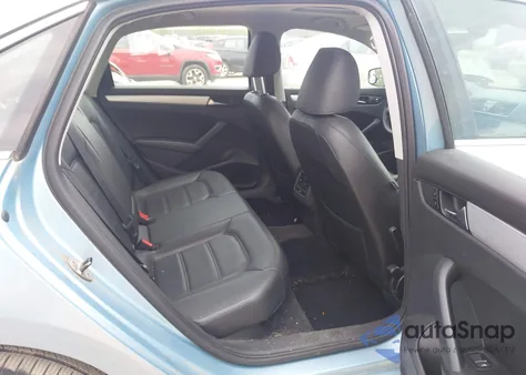 2013 Volkswagen Passat 2.5L Se из США, поврежденный, VIN 1VWBP7A38DC068022